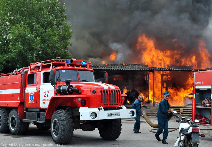 В Анапе из-за пожара эвакуировали жильцов  трехэтажки