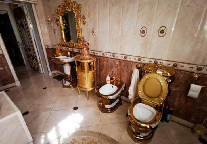 На Ставрополье у экс-главы ГИБДД изъяли особняк с золотым унитазом