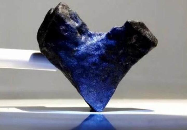 Сердце челябинского метеорита продают за 142 миллиона рублей