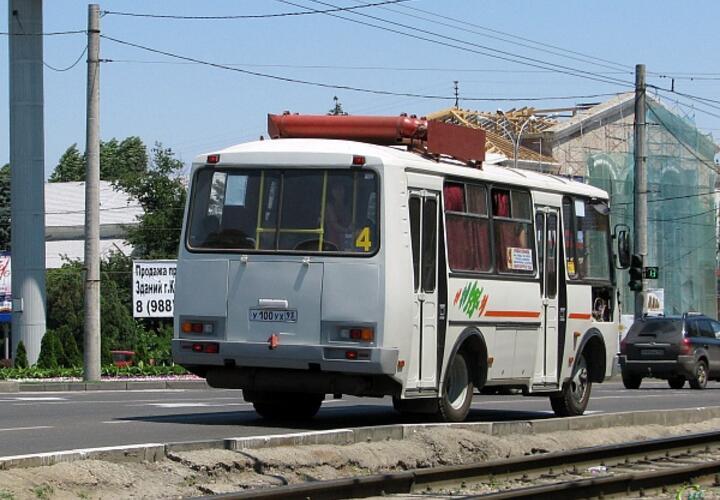 В Краснодаре маршрутчик набросился на пассажира с обрезком трубы ВИДЕО