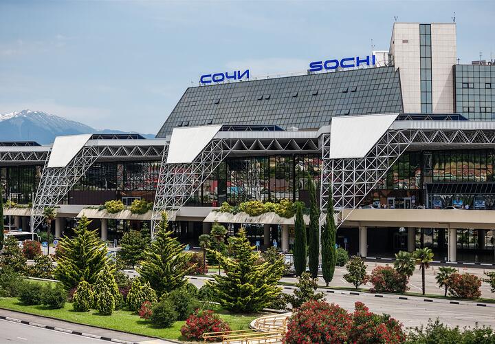 Аэропорт Сочи продолжает работать в штатном режиме