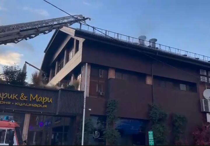 В Краснодаре во время пожара из ресторана эвакуировали 140 человек