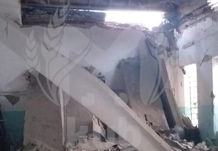 В Успенском районе Кубани в школе рухнул потолок