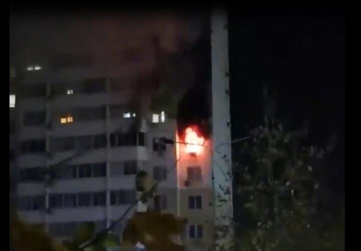 В Краснодаре из-за пожара в многоэтажном доме эвакуировали 36 человек