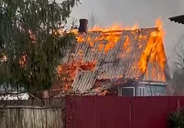 На Кубани произошел пожар в одноэтажном частном доме