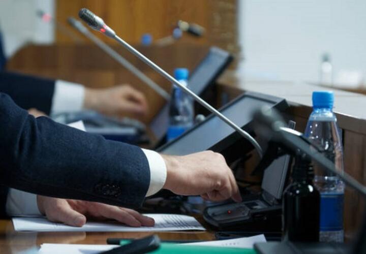 У двух депутатов Новороссийска прекращены полномочия, а 14 получили предупреждения 