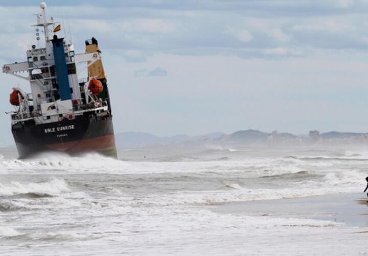 В Азовском море из-за сгона воды корабли могут сесть на мель 