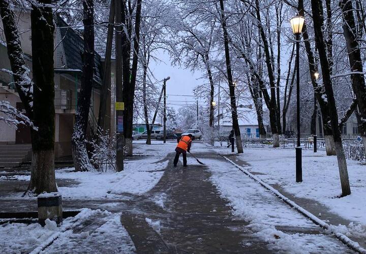 В Краснодарском крае ночью выпал первый снег