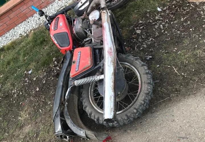 На Кубани в ДТП с «шестеркой» погиб 22-летний мотоциклист