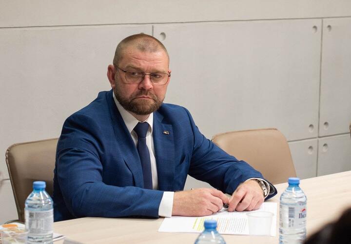 Пипец: депутат ЗСК Кубани Граф-Колесник познал матерный «дзен»