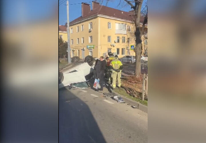 В Краснодаре в ДТП попала машина скорой помощи