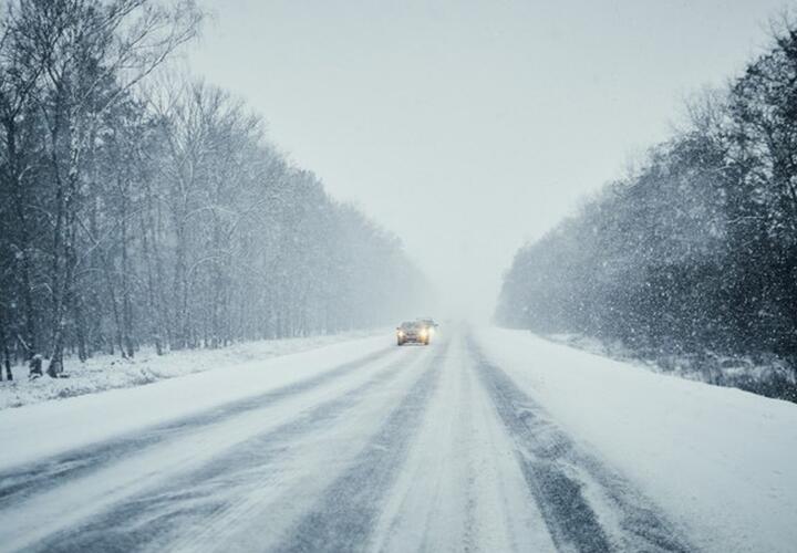 Сегодня в Краснодарском крае весь день будет идти снег