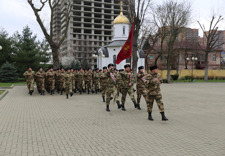 Более 100 кубанских казаков пройдут праздничным маршем на параде Победы в Москве