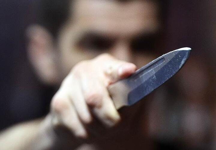 Краснодарец пробил ножом почку работнику ларька с шаурмой 