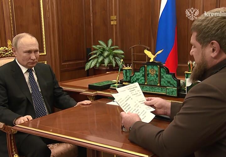 Президент России провел в Кремле рабочую встречу с Рамзаном Кадыровым