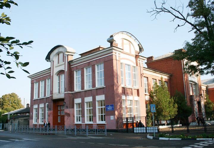 Старейшей школе Тихорецкого района Кубани вернули имя Ленина