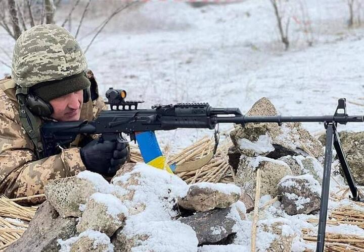 Украинский военный перепутал окопы и отважно отбил атаку ВСУ