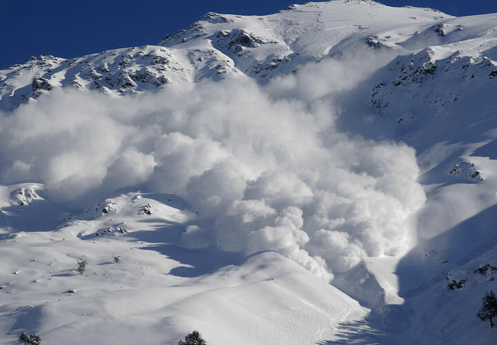 В Сочи вновь продлили предупреждение о лавиноопасности в горах 