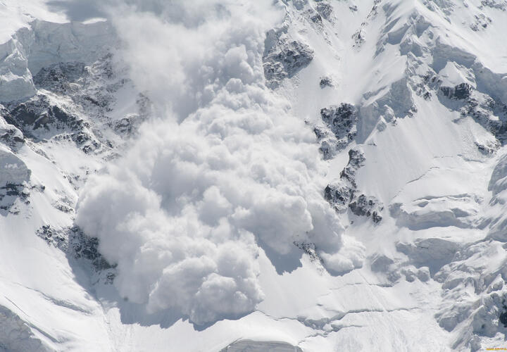 Взрывы в горах Сочи спровоцировали сход лавин
