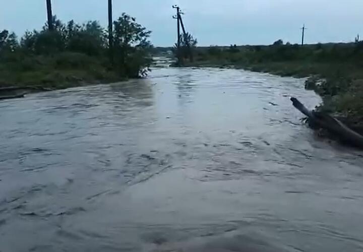 Из-за сильных дождей в Лабинском районе Кубани начались подтопления