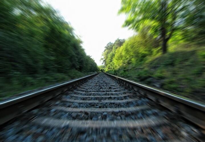 Грузовой поезд сбил девятиклассницу на Кубани