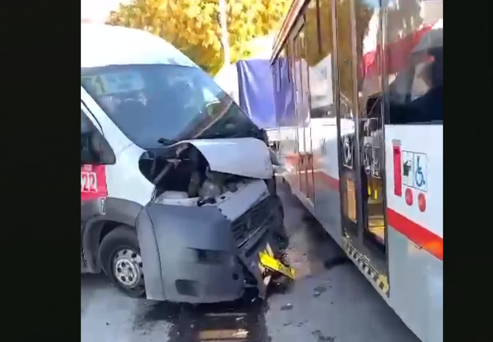 5 человек пострадали при столкновении маршрутки и трамвая в Краснодаре