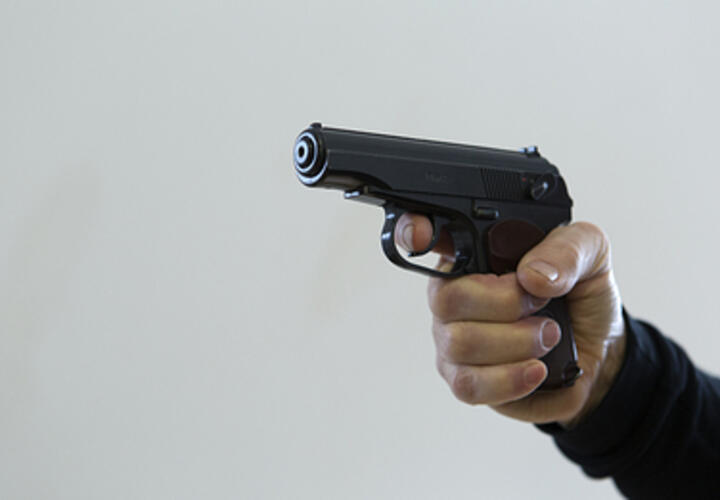 В ресторане Славянска–на-Кубани неизвестный открыл стрельбу из пистолета в переполненном зале