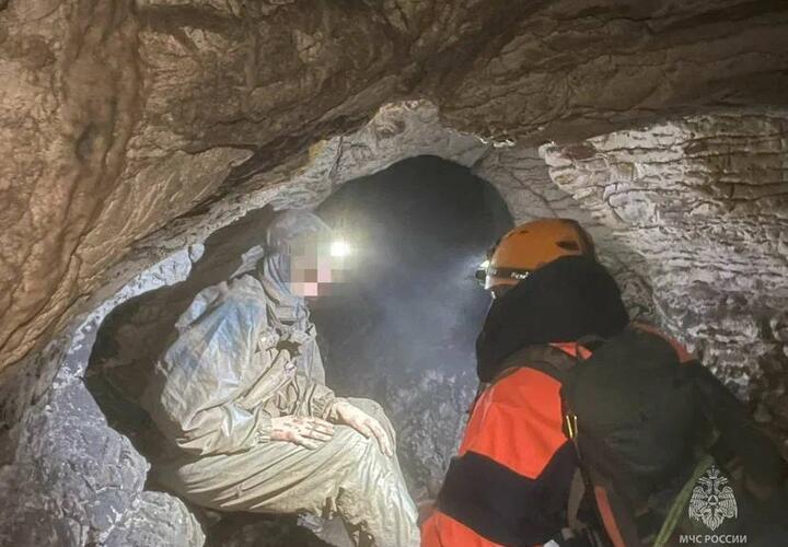 Жительница Сочи застряла в пещере и не смогла выбраться самостоятельно