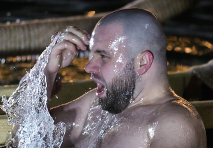 Пьяным и больным: кому нельзя купаться на Крещение, рассказала краснодарский врач