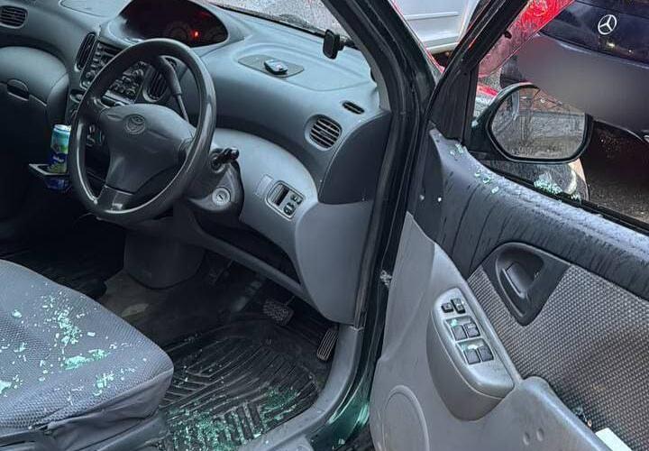 Водитель «Мерседеса» спровоцировал столкновение и выбил стекло врезавшегося в него авто