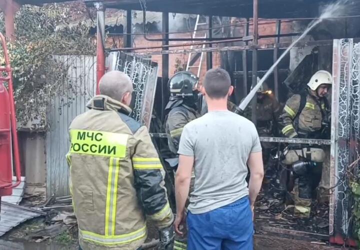 Стало известно, что загорелось в Краснодаре на улице 1-й проезд Стасова