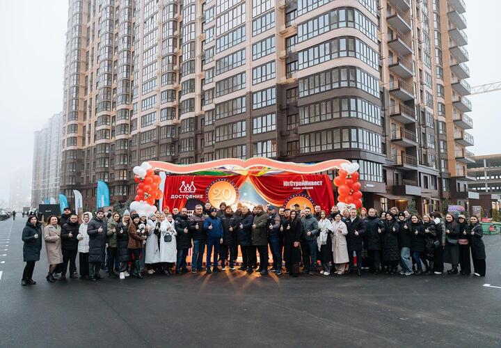 В семейном квартале «Достояние» в Краснодаре сдали сразу два дома