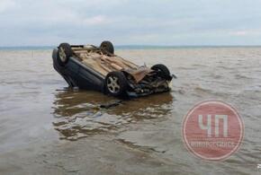 На Кубани автомобиль упал в Таманский залив