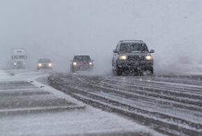  В Краснодарском крае снегопад обрушился на трассу
