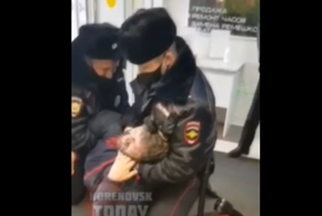 В Краснодарском крае полицейские жестко скрутили посетителя ТЦ (ВИДЕО)