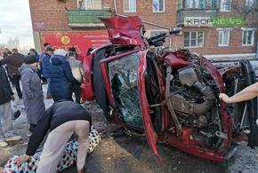 В Краснодарском крае приезжие вдребезги разбили кабриолет 