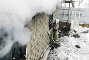 В Туапсинском районе пламя уничтожило крышу частного дома