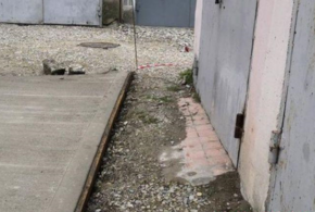 Новороссийцам «закатали» в бетон гаражные ворота