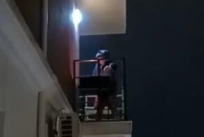 В Сочи мужчина за жарку шашлыка на балконе получит штраф