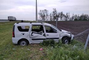В Краснодарском крае перевернулась легковушка с пятью пассажирами