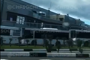 В Сочи столкнулись три пассажирских автобуса ВИДЕО