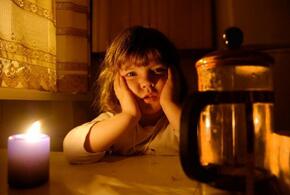 Жители Краснодара больше суток остаются без электричества