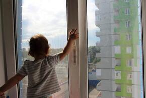 В Ейске двухлетний ребенок выпал из окна многоэтажки