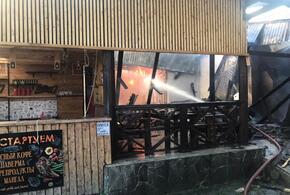В центре Геленджика загорелось кафе