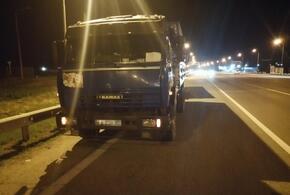В Краснодарском крае КамАз сбил пешехода на трассе