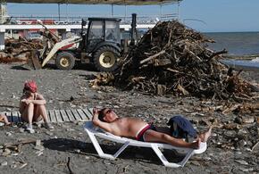 В Сочи отдыхающие рассказывают о горящих свалках на пляжах