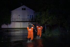 Почти 900 жителей Кубани эвакуированы из-за стихии 