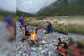 В горах Сочи спасатели пришли на помощь туристу с симптомами отравления