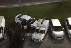 В Краснодаре таксист вылетел с дороги на парковку и протаранил четыре авто
