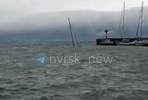 В яхт-клубе Новороссийска затонула яхта